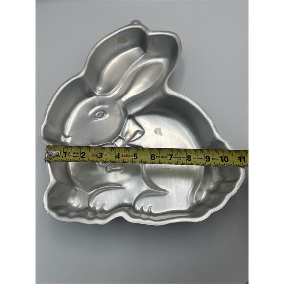 Vintage 1986 Wilton Cottontail Bunny Rabbit Easter Cake Baking Pan 2105-2015 - Picture 5 of 6